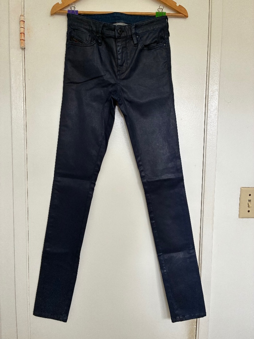 BNWOT Diesel Skinzee Super Skinny Jeans Size 27x32